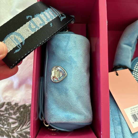 Juicy Couture Light Blue Handbag with Heart Charm - Picture 3 of 10